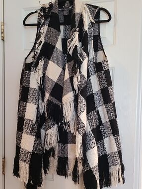 Chelsea & Theodore Black and White Textured Open Vest